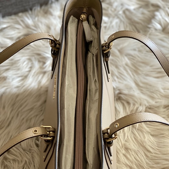 Michael Kors purse - Picture 4 of 4